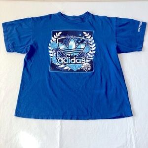 Foot Locker Adidas blue trefoil boxy fit graphic tee size large unisex